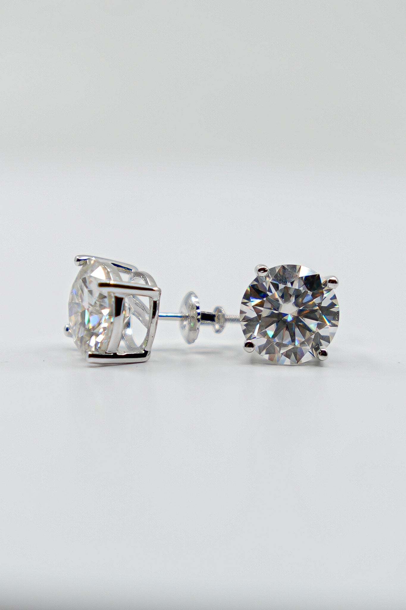 6.2 CT Stud Earrings